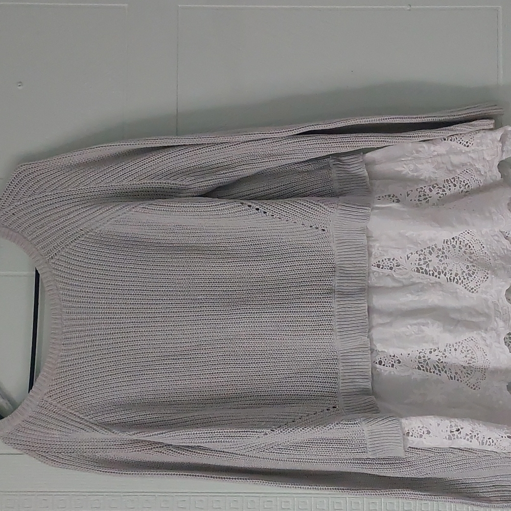 Grey sweater with lace bottom